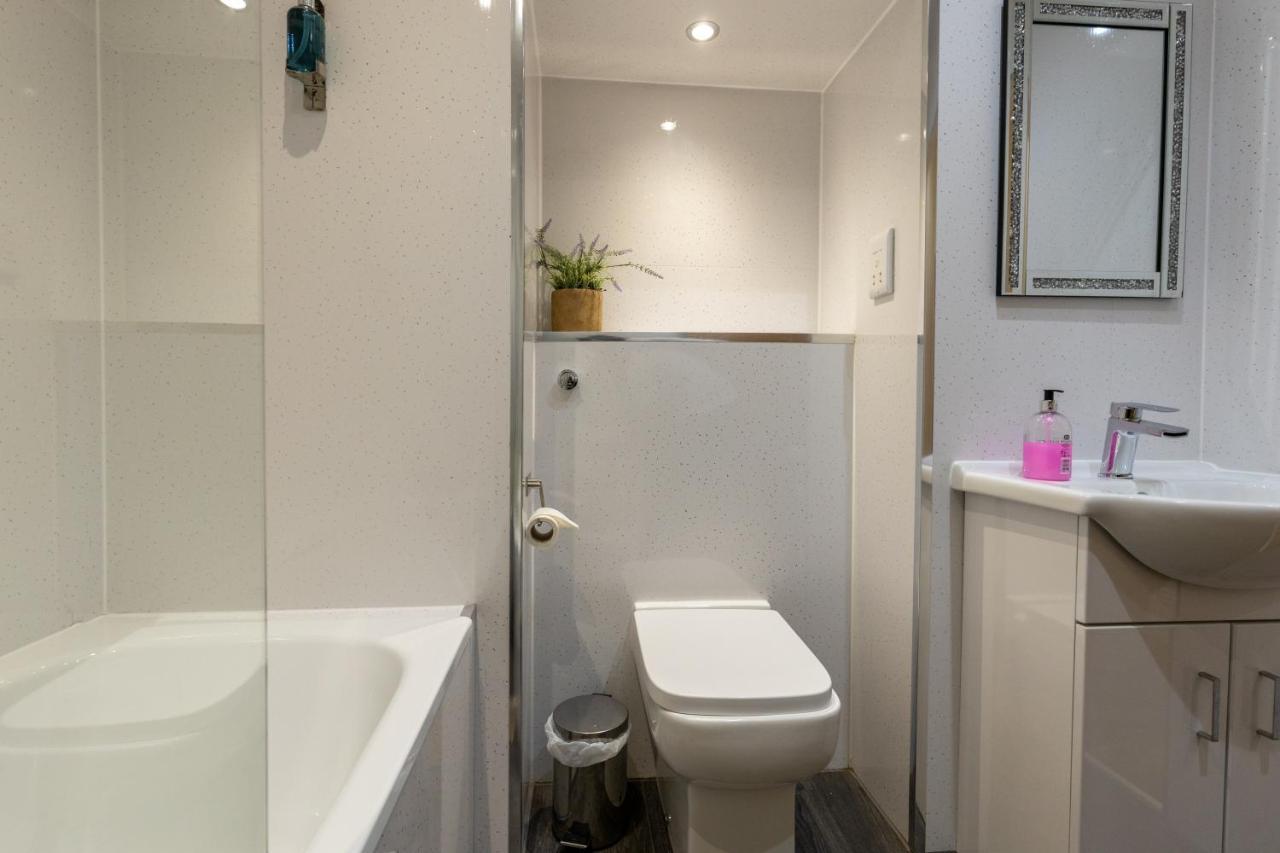 New 3-Bedroom Apartment Close To City Centre Edinburgh Exterior photo